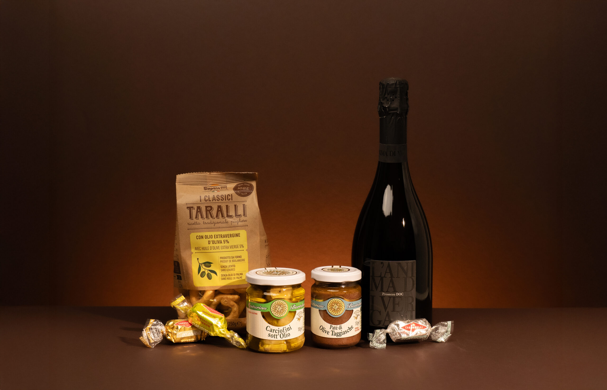 Intermezzo Spruzzante Geschenkset mit Prosecco, Taralli, Artischockenherzen und Torroncini